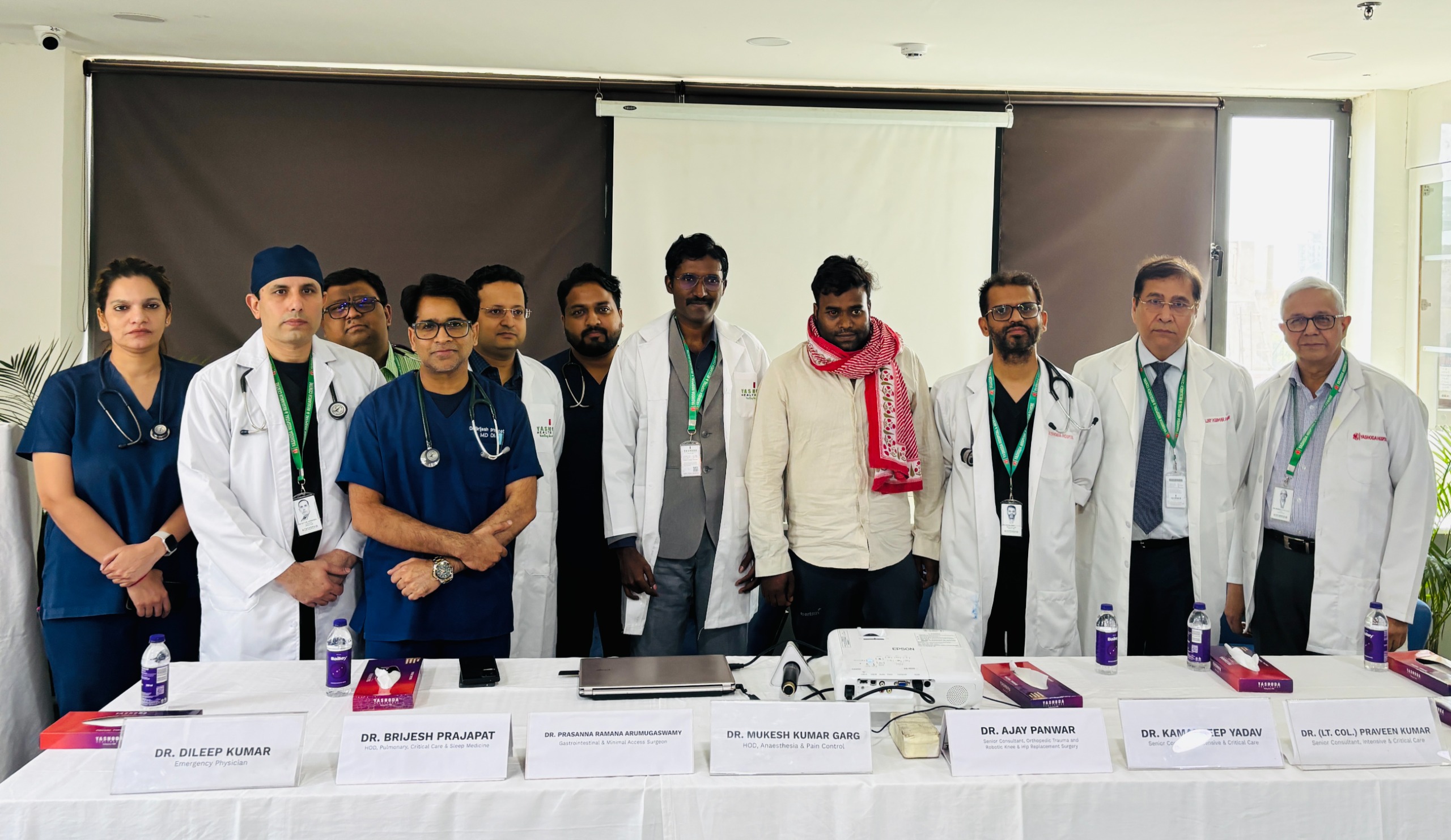  यशोदा हॉस्पिटल, नेहरू नगर, गाजियाबाद की सिजरी टीम ने सड़क दुर्जटना में गंभीर ओपन चेस्ट इंजरी से जूझ रहे युवक की जान बचाई 